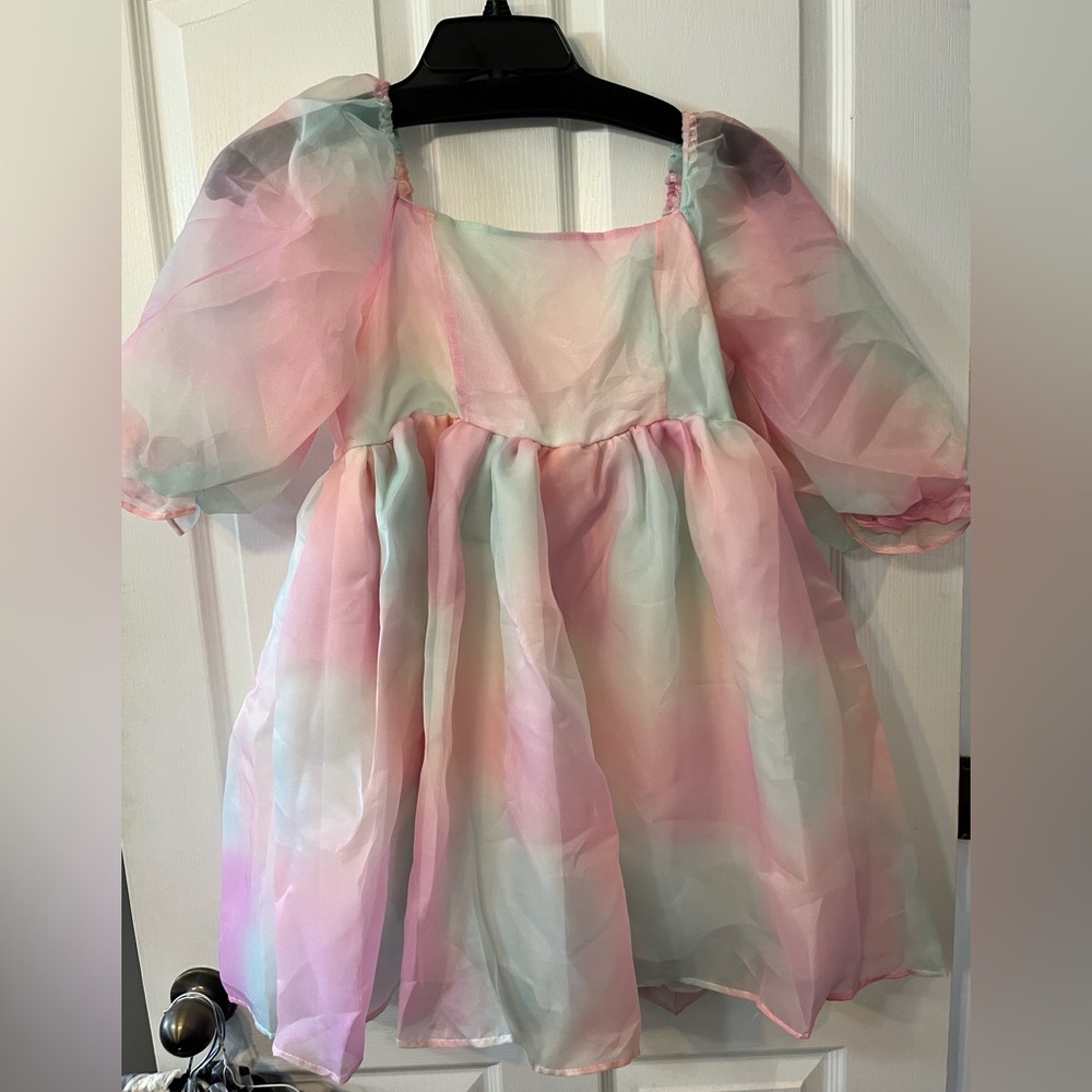 Women’s Dress- size S .. lined . Zip back .. puffy sleeves ..